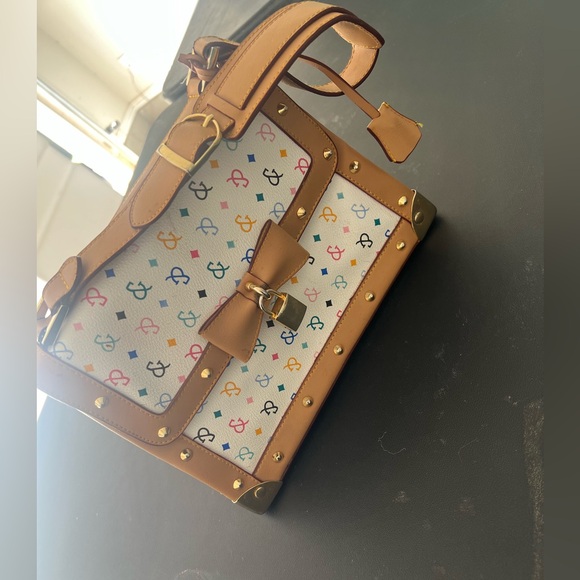 Purse - Picture 3 of 4